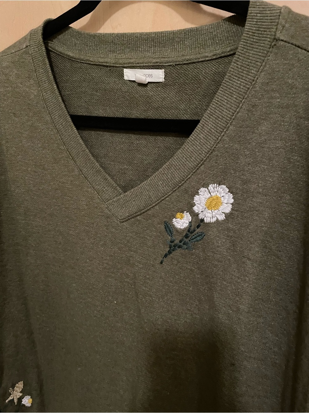 Embroidered Daisy V-Neck Sweatshirt - Picture 2 of 6